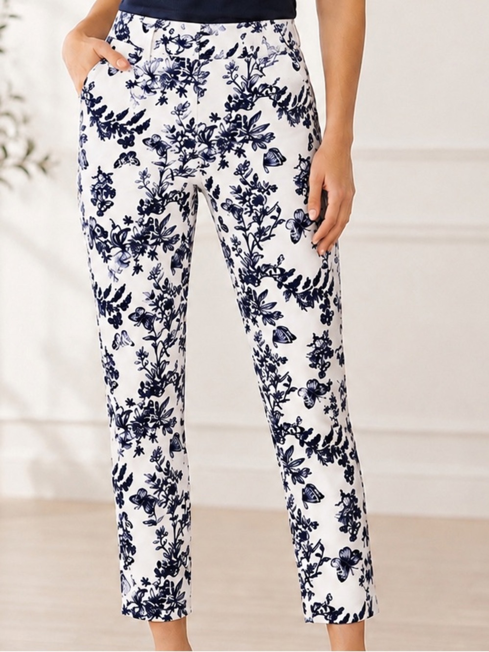 Talbots White Cropped Jeans with Blue Floral Print